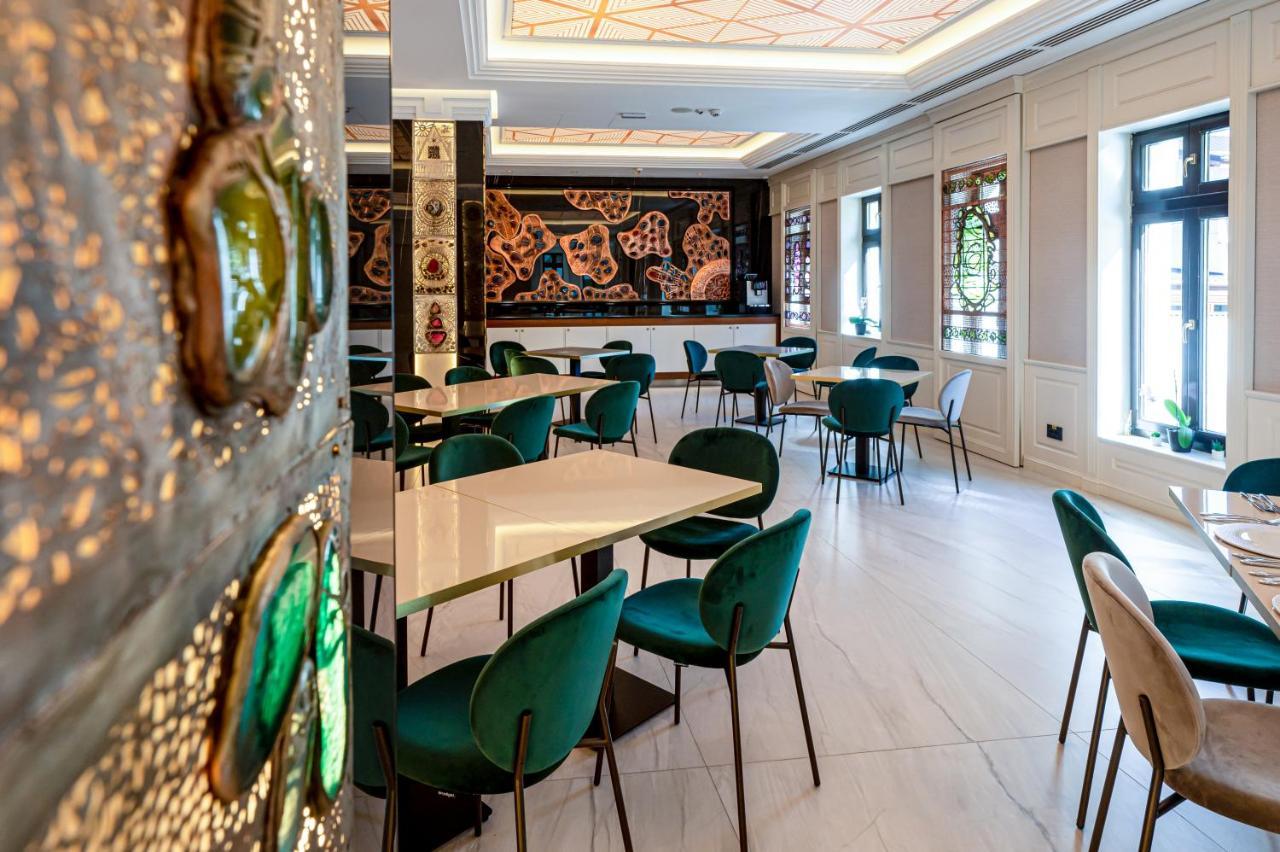 Hotel Carolin Călimăneşti Buitenkant foto