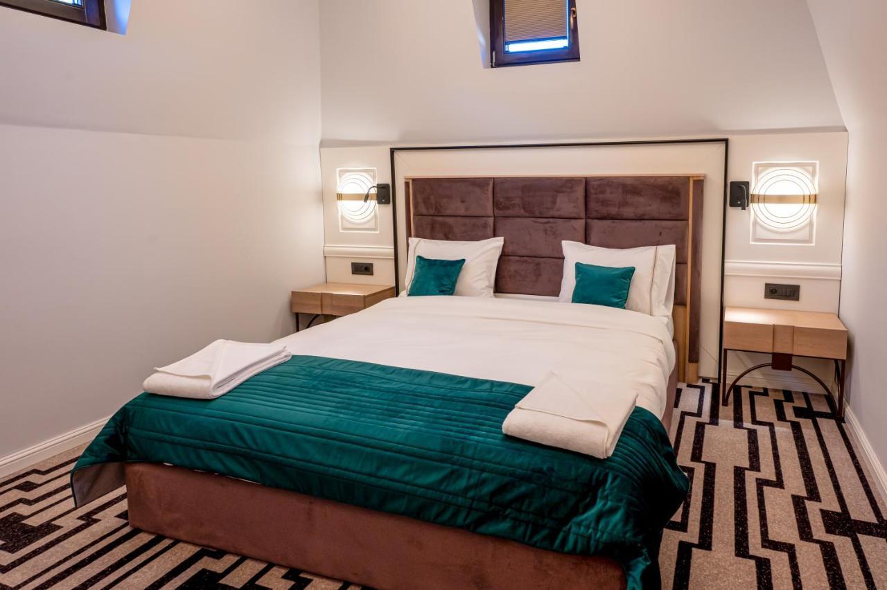 Hotel Carolin Călimăneşti Buitenkant foto