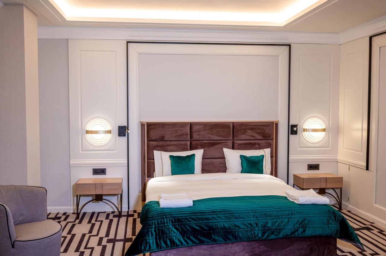 Hotel Carolin Călimăneşti Buitenkant foto