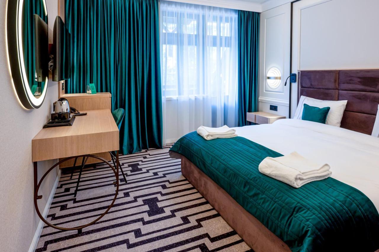 Hotel Carolin Călimăneşti Buitenkant foto