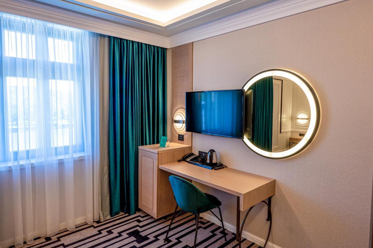 Hotel Carolin Călimăneşti Buitenkant foto