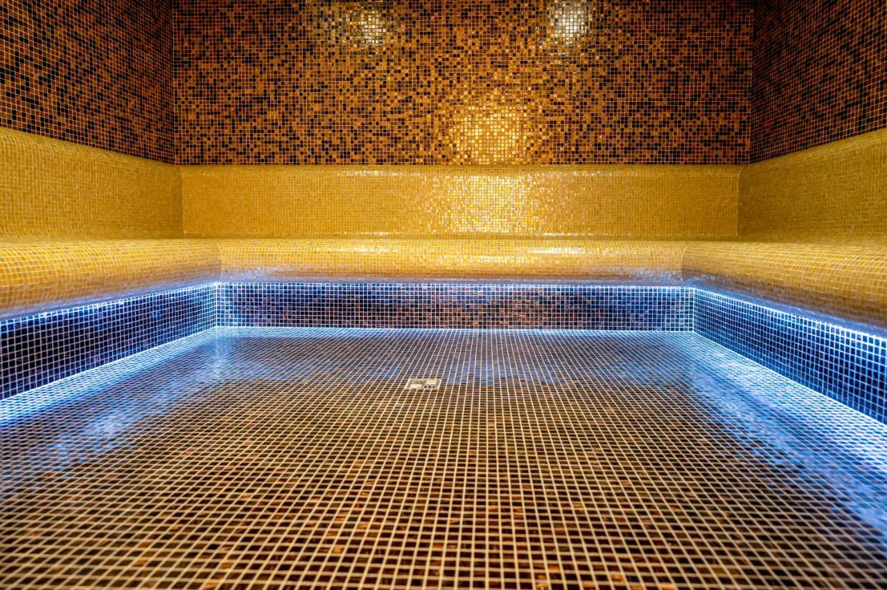 Hotel Carolin Călimăneşti Buitenkant foto