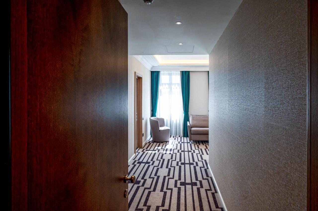 Hotel Carolin Călimăneşti Buitenkant foto
