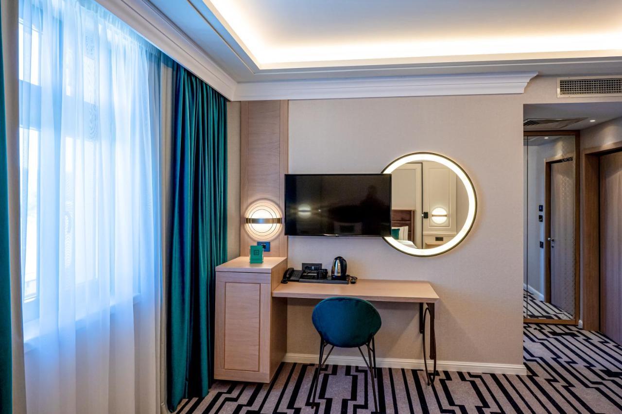 Hotel Carolin Călimăneşti Buitenkant foto