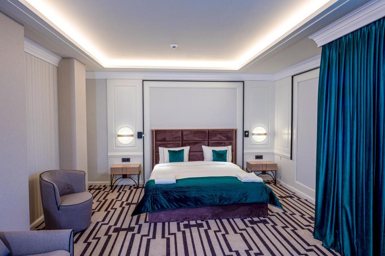 Hotel Carolin Călimăneşti Buitenkant foto