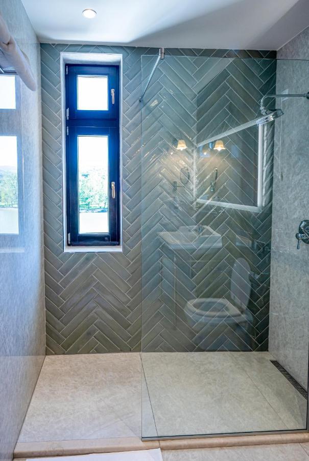 Hotel Carolin Călimăneşti Buitenkant foto