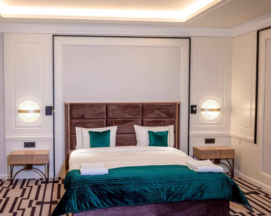 Hotel Carolin Călimăneşti Buitenkant foto