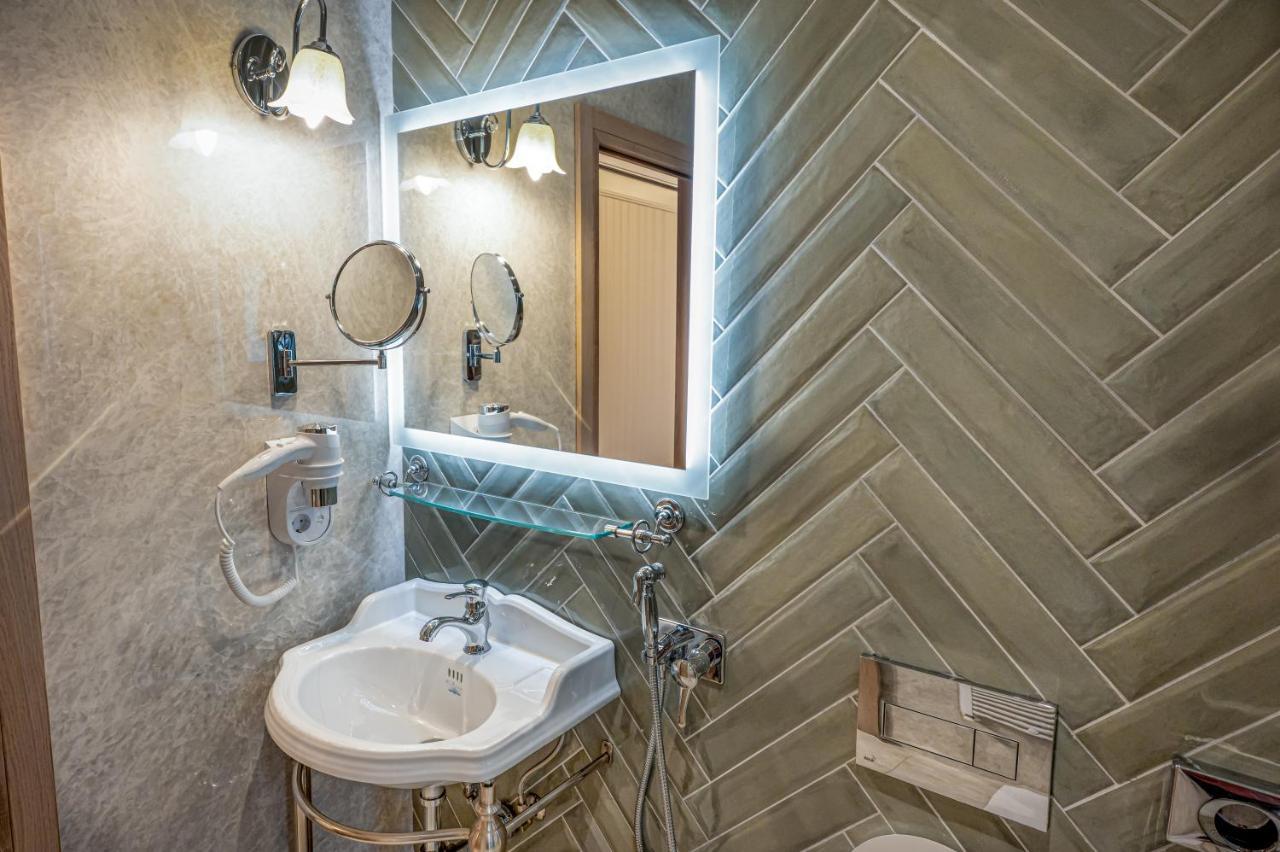 Hotel Carolin Călimăneşti Buitenkant foto