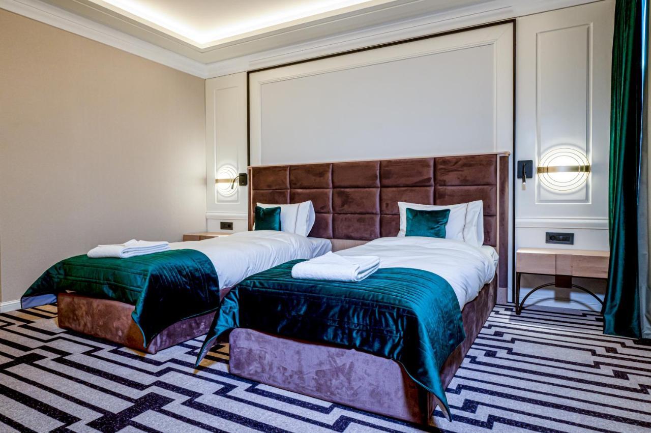 Hotel Carolin Călimăneşti Buitenkant foto