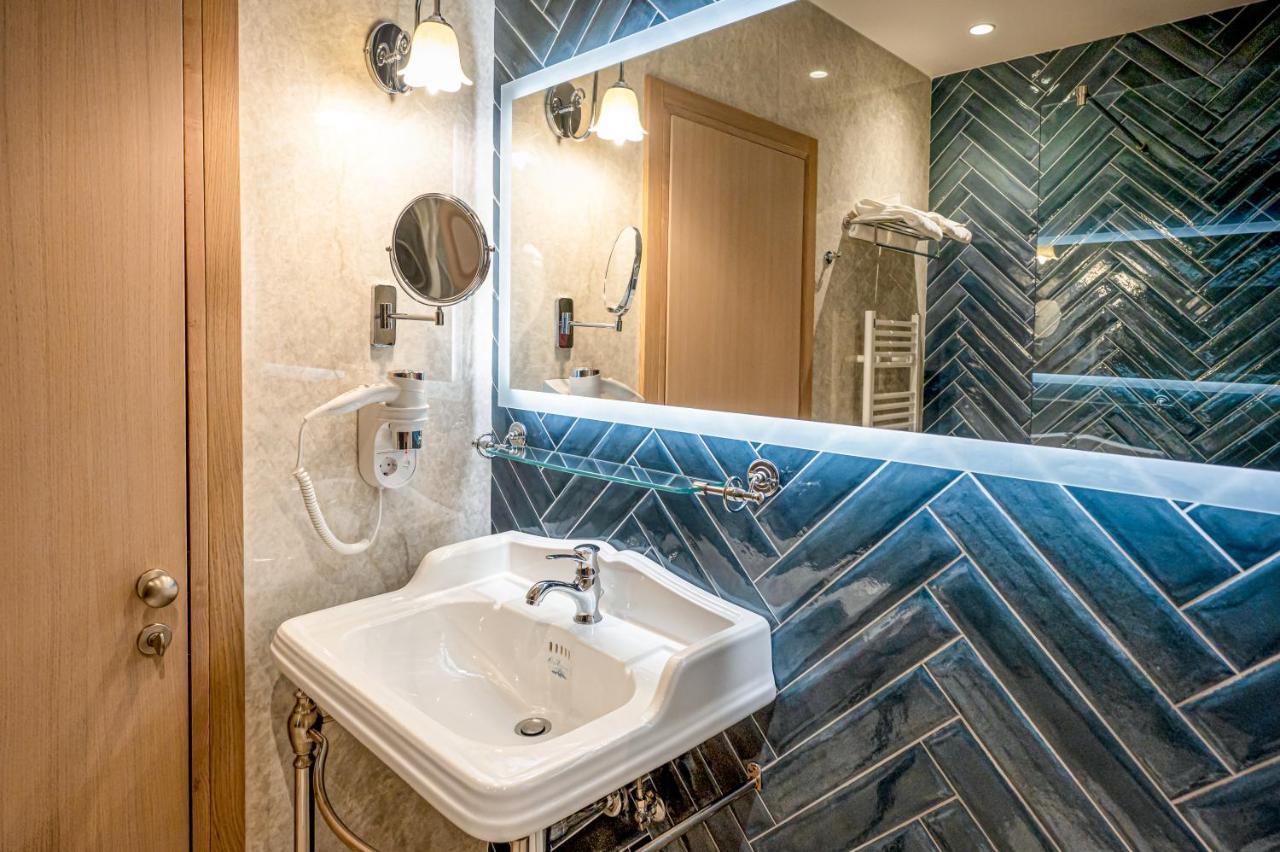 Hotel Carolin Călimăneşti Buitenkant foto