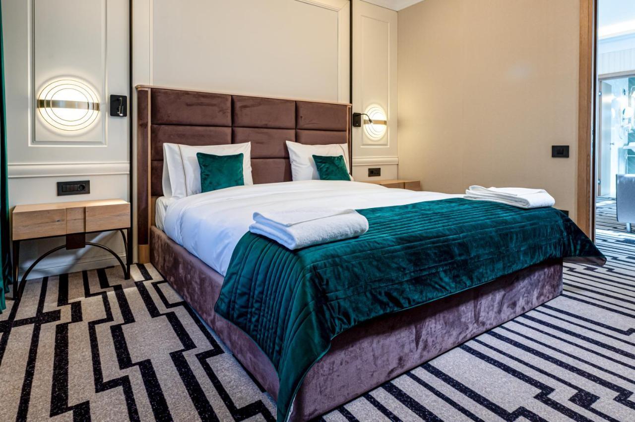 Hotel Carolin Călimăneşti Buitenkant foto